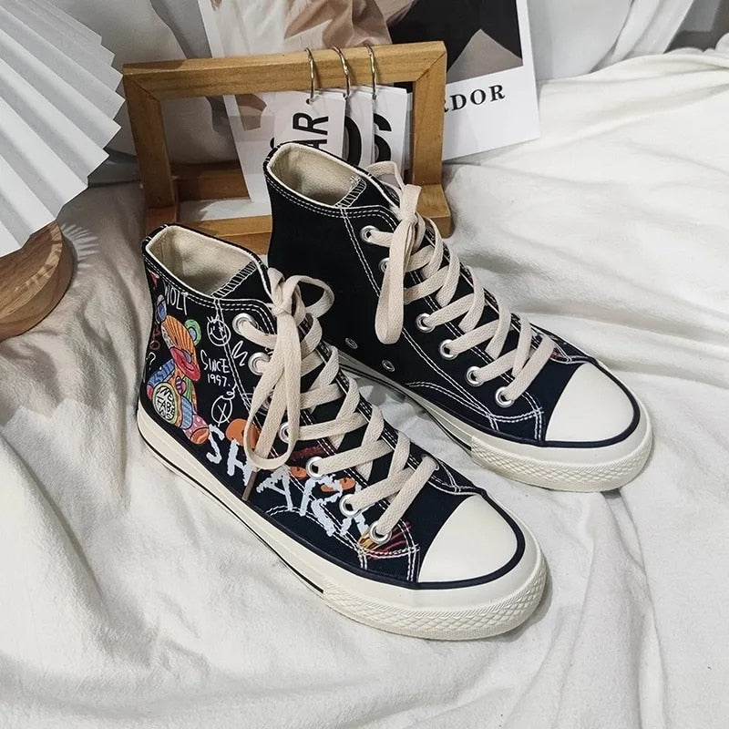 Harajuku Graffiti Print Canvas Sneakers